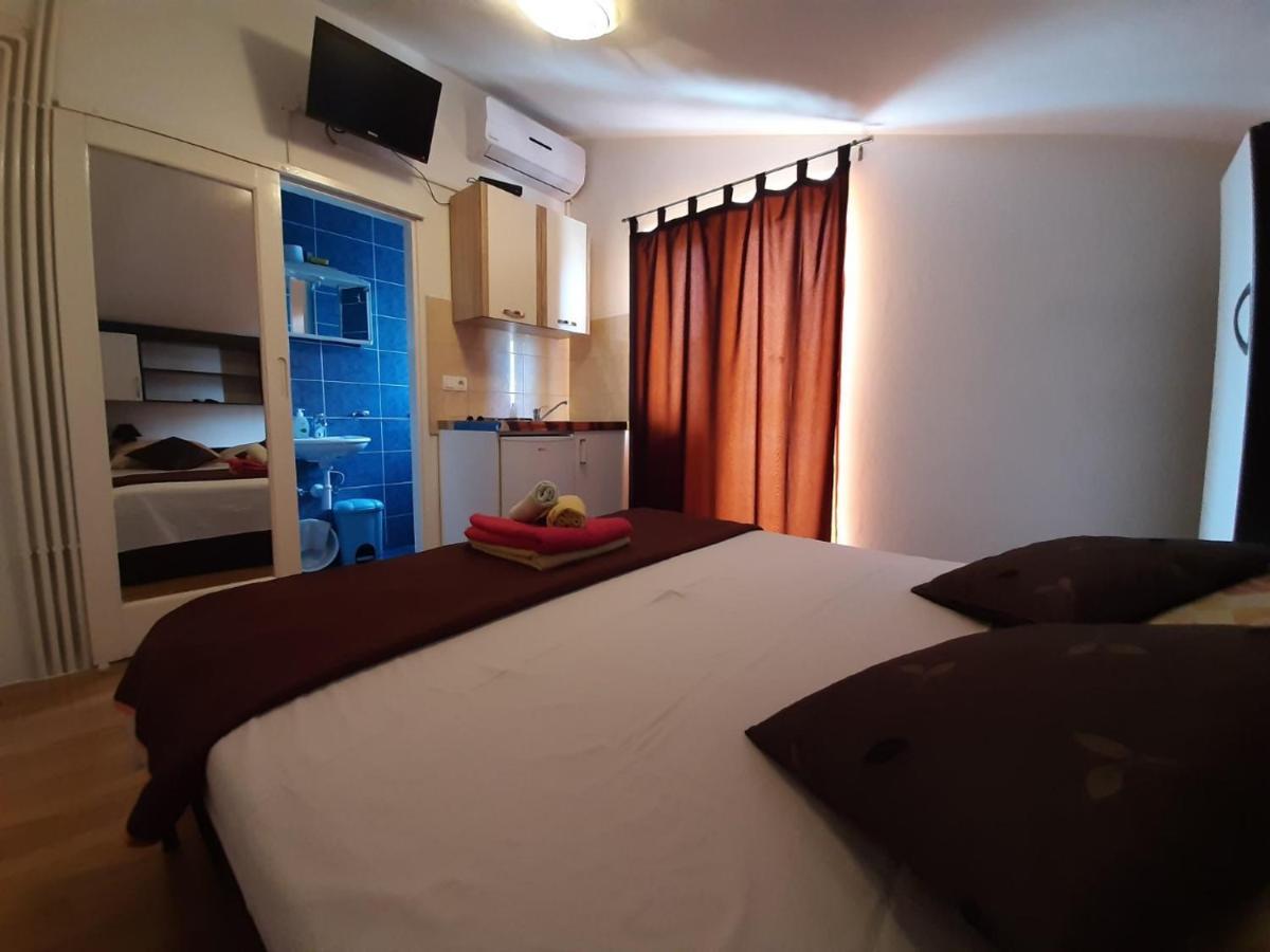 Apartments & Rooms Milena Vodice Exterior photo