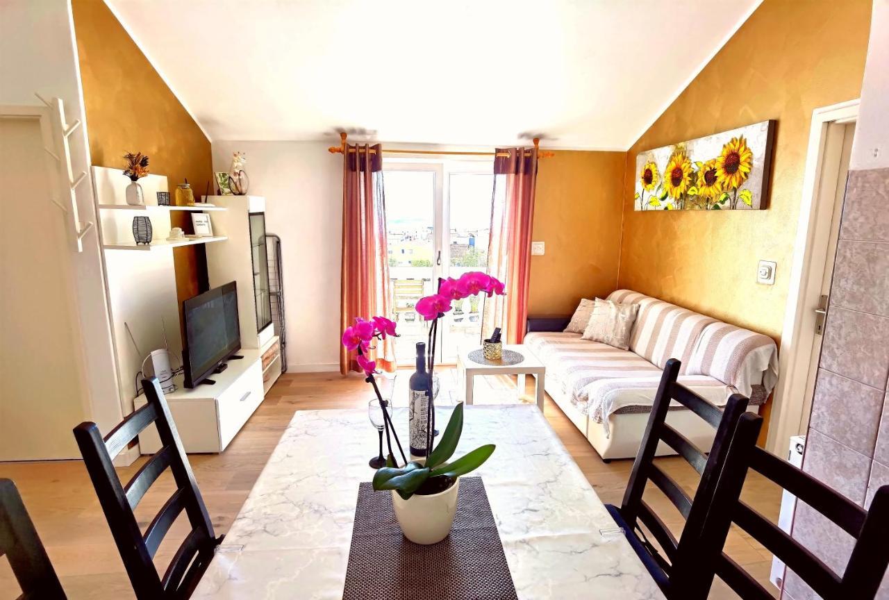 Apartments & Rooms Milena Vodice Exterior photo