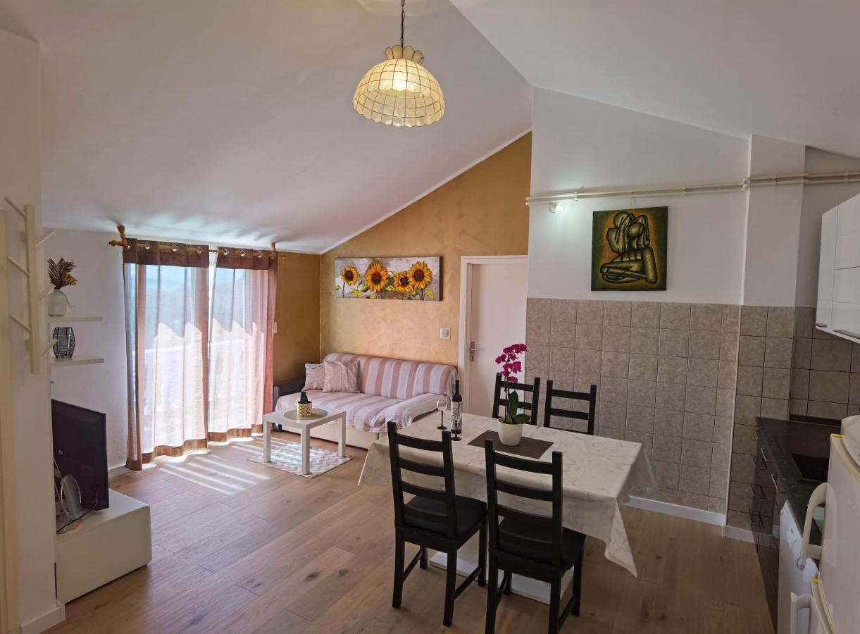 Apartments & Rooms Milena Vodice Exterior photo