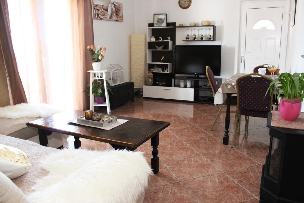 Apartments & Rooms Milena Vodice Exterior photo