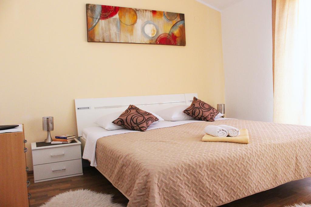 Apartments & Rooms Milena Vodice Exterior photo