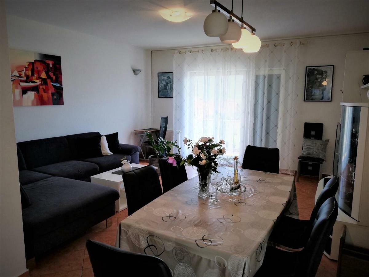 Apartments & Rooms Milena Vodice Exterior photo