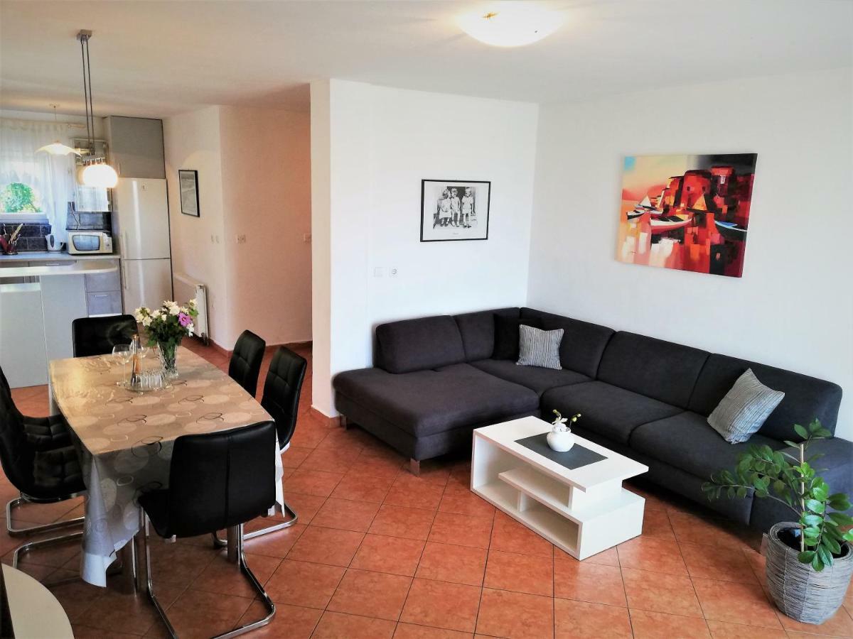 Apartments & Rooms Milena Vodice Exterior photo
